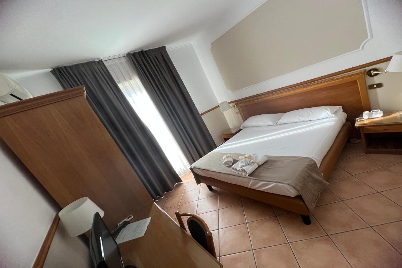 Hotel Leopardi Napoli Eksteriør bilde